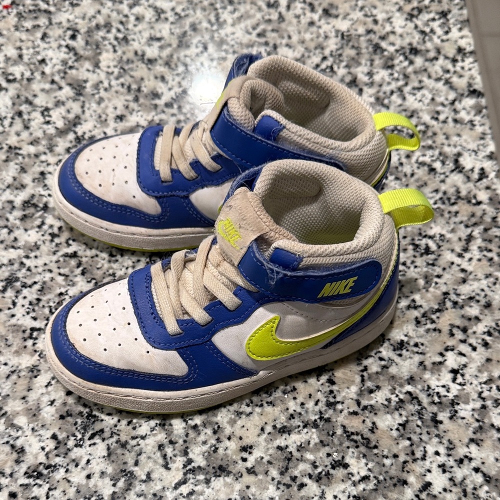 Nike Kids Sneakers in Blue and Neon Yellow